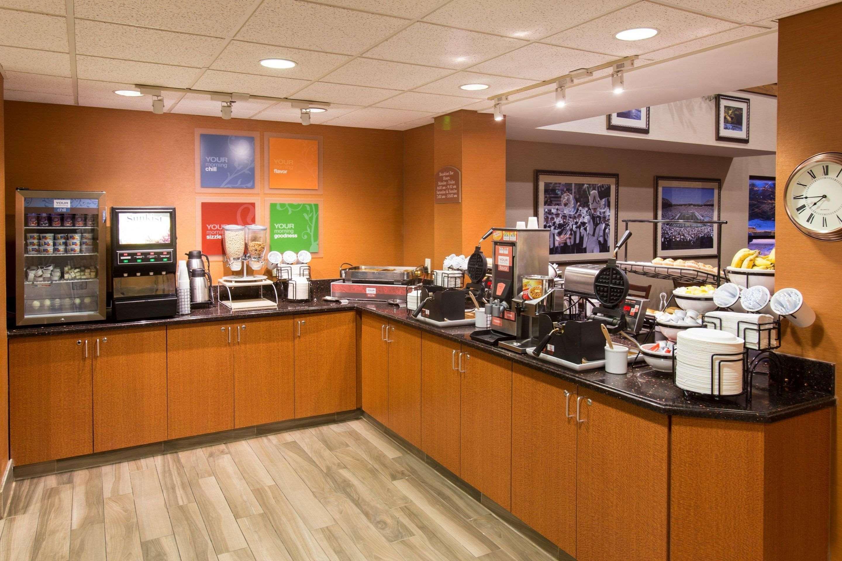Comfort Inn Okemos - East Lansing Extérieur photo