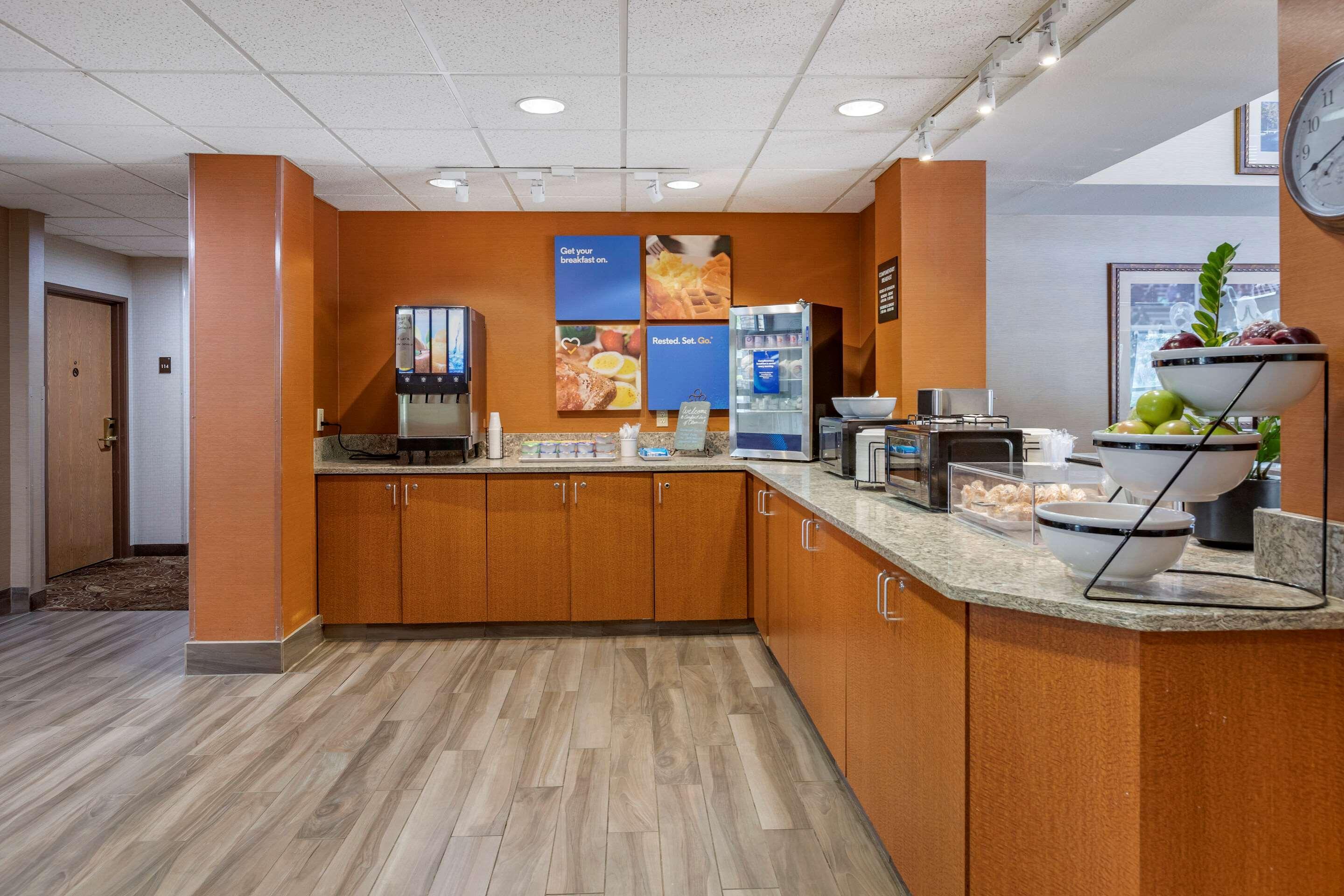 Comfort Inn Okemos - East Lansing Extérieur photo