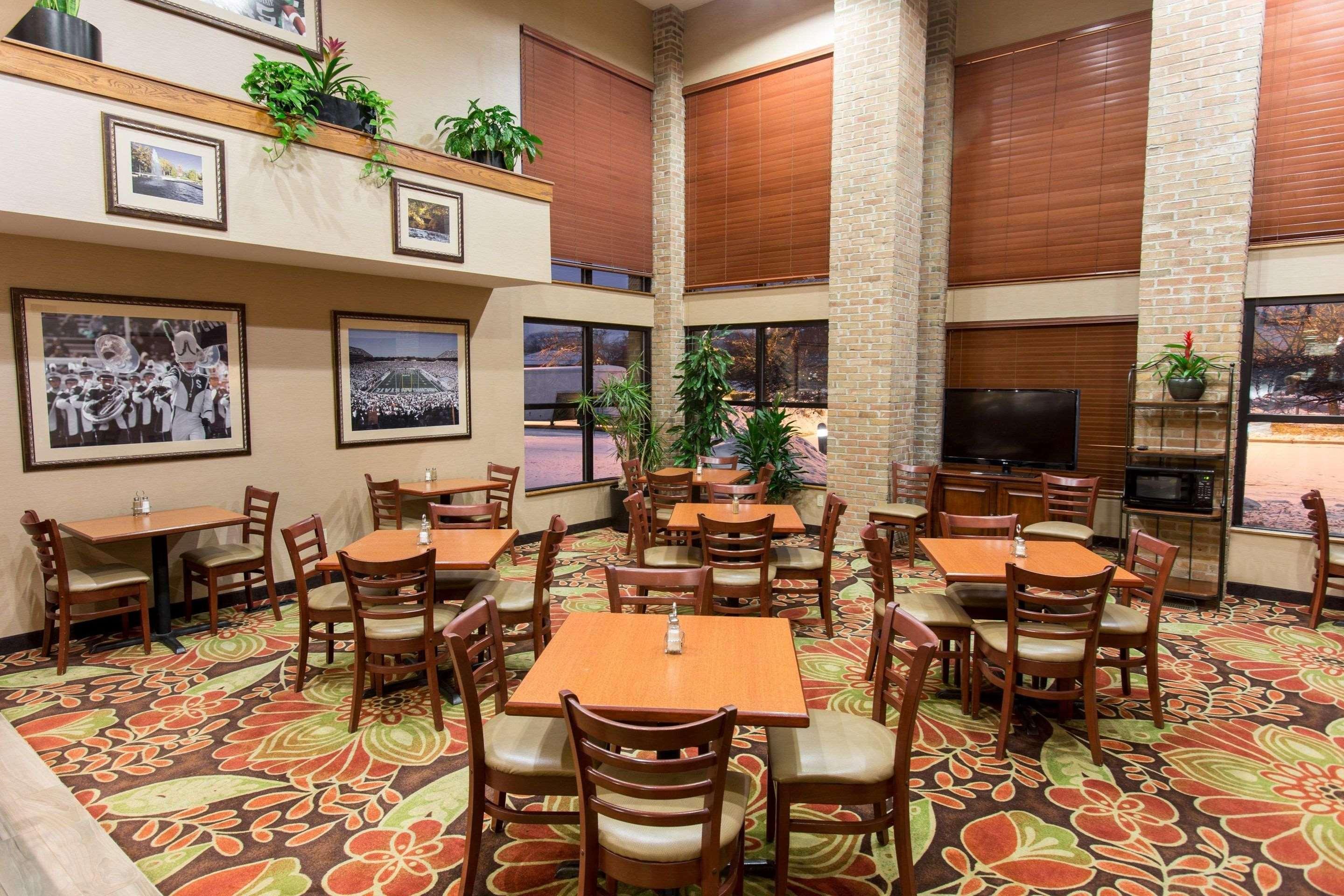 Comfort Inn Okemos - East Lansing Extérieur photo